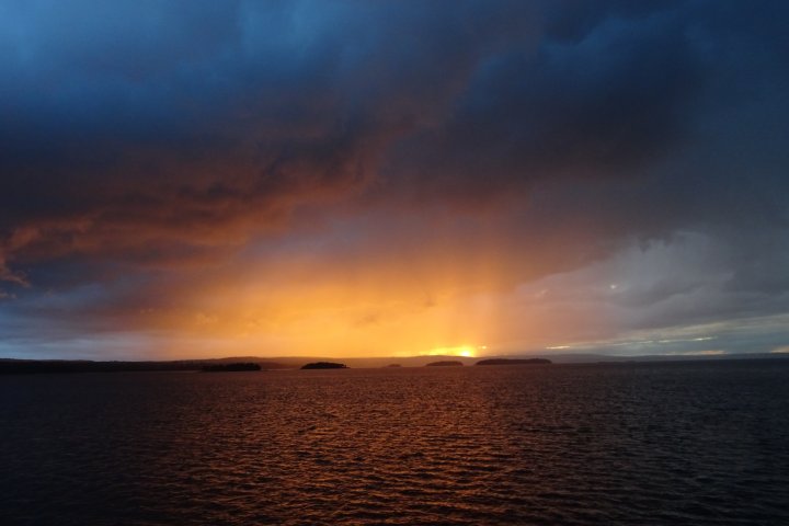 Scandtrack Kanutour Schweden 372017SonnenuntergangmitGewitterwolken