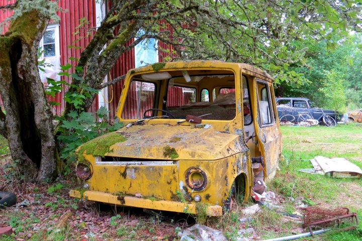 Scandtrack Kanutour Schweden 2Autofriedhof2