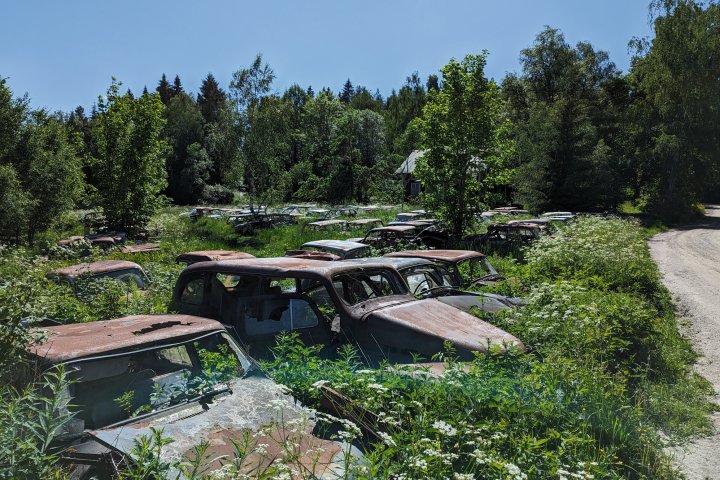 Scandtrack Kanutour Schweden Bild11Autofriedhof